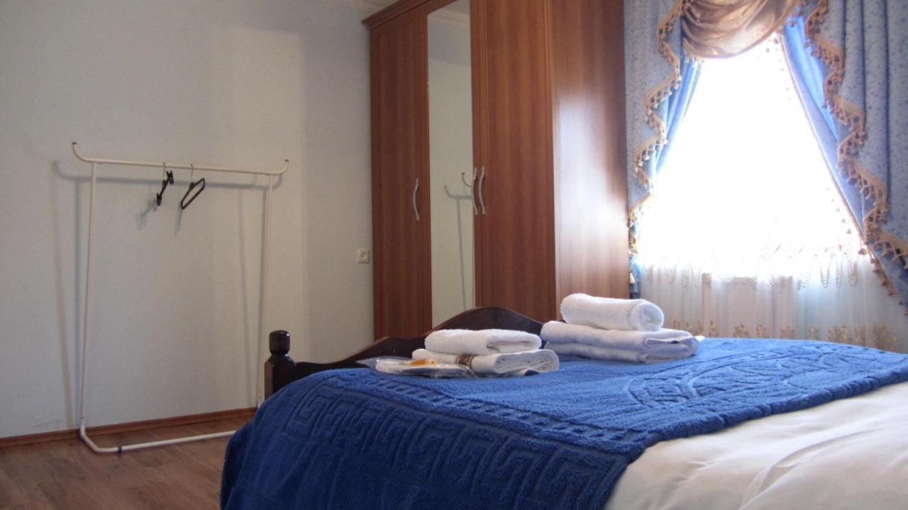 Blue Guest House Samtredia Exterior foto