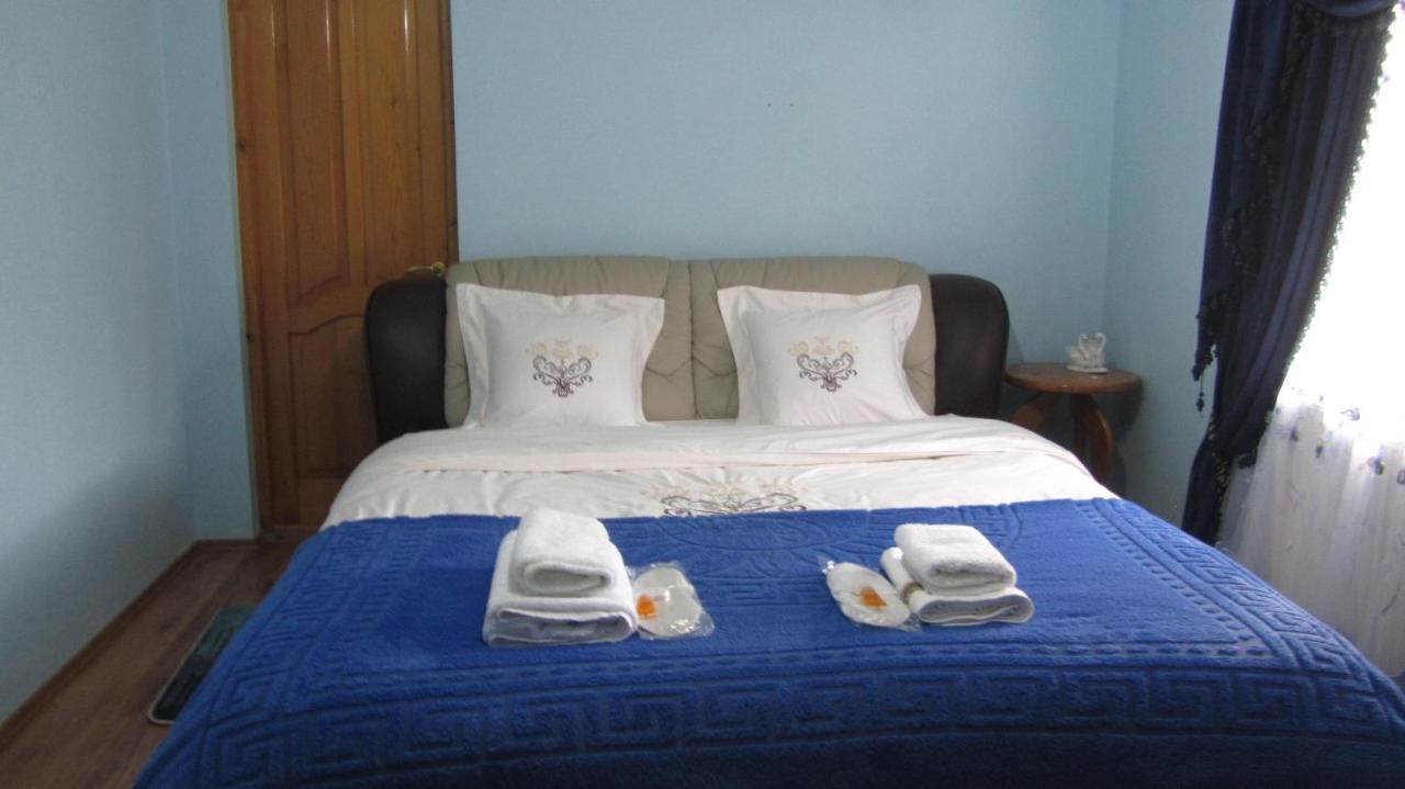 Blue Guest House Samtredia Exterior foto