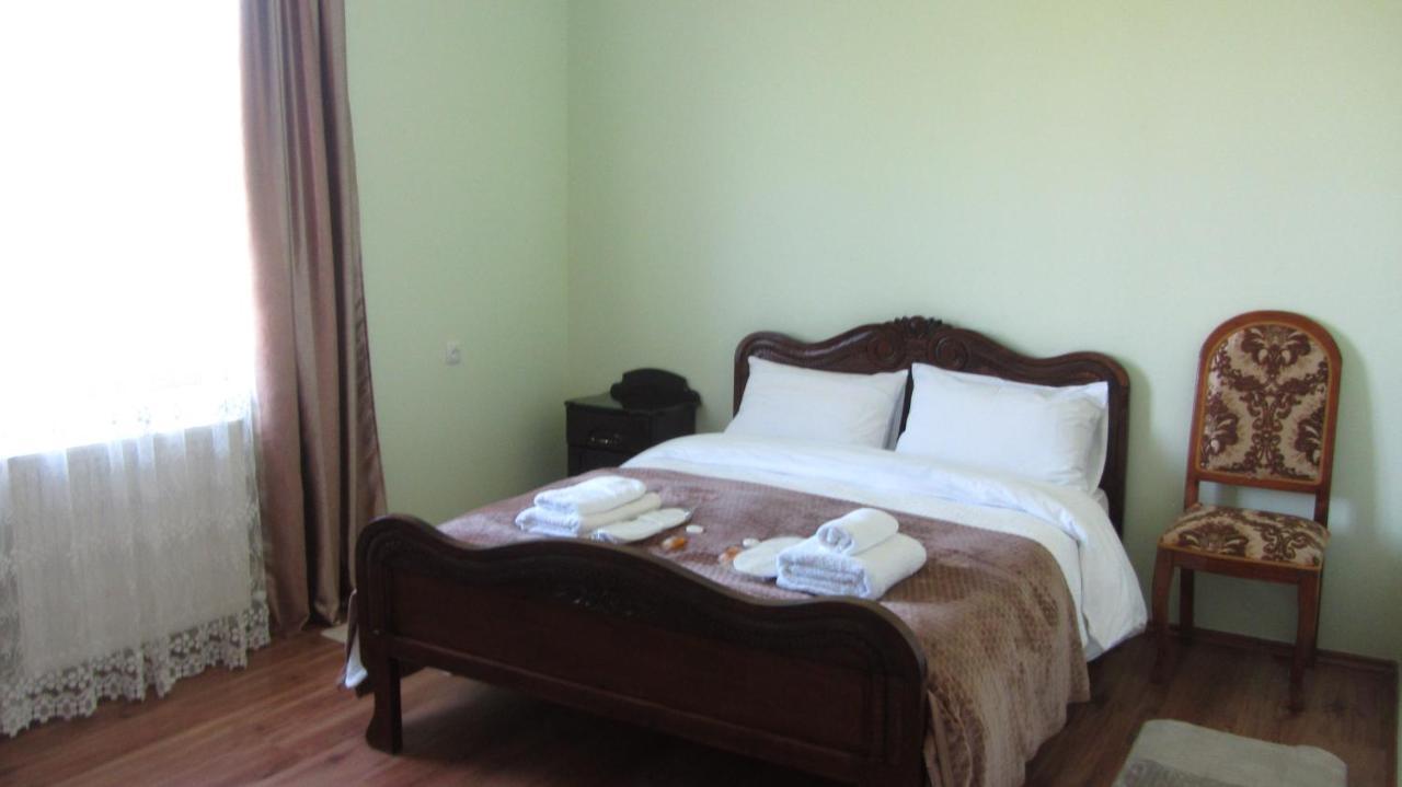 Blue Guest House Samtredia Exterior foto