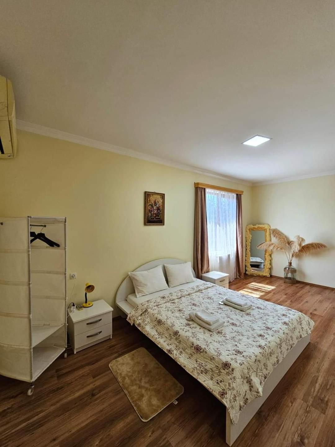 Blue Guest House Samtredia Exterior foto